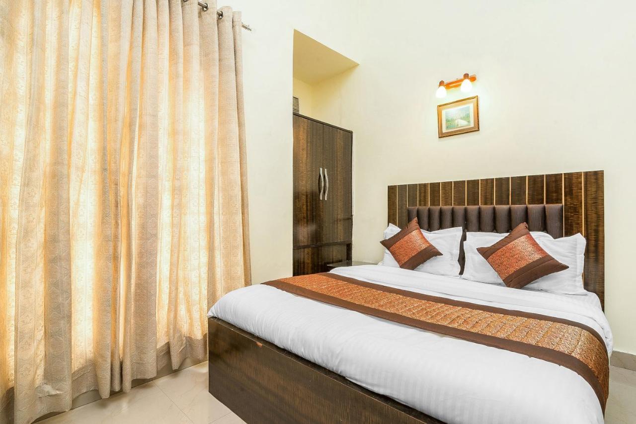 Oyo 14245 Amitabh Guest House Ню Делхи Екстериор снимка