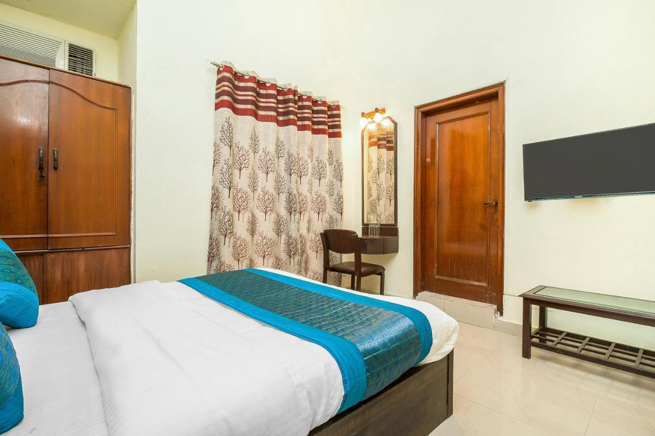Oyo 14245 Amitabh Guest House Ню Делхи Екстериор снимка